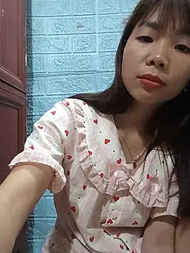 AmyLinee01 Adlı Modelin Canlı XXX Sohbeti