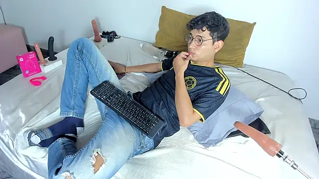 Benjamin_Buster Live XXX-chat