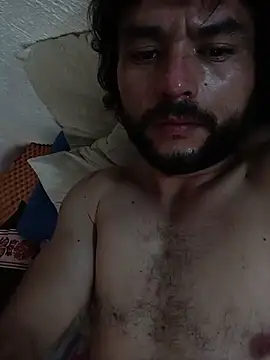 Panxho2221: διαδικτυακό σόου στην κάμερα