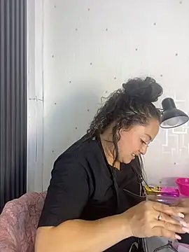 Show modela Nails_Lucia na web-kameri