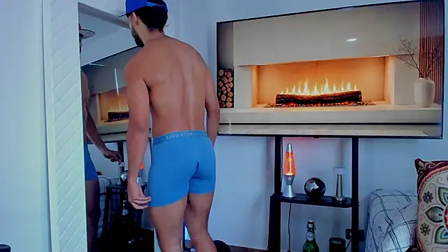 david__johnson372 Adlı Modelin Canlı XXX Sohbeti