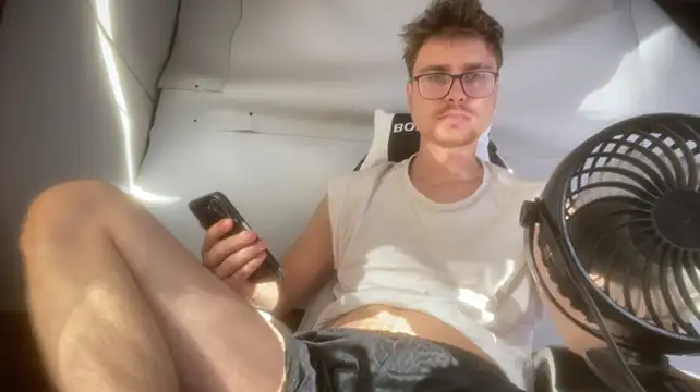 HotGentleman_3003 Webcam Show