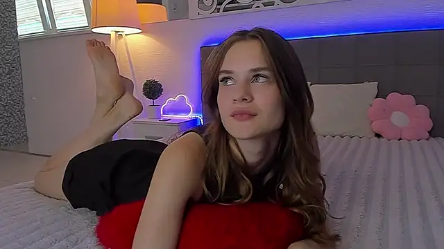 LuisaClover: απευθείας συνομιλία ΧΧΧ