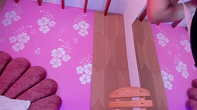 Chat +18 de Emilye_rousee ao vivo