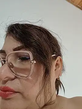 AlexxiaaMat Chat XXX in diretta