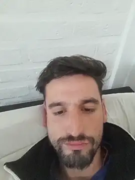 Show modela Emi_Argentina na web-kameri