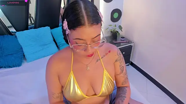 antonelllepiercee's Live XXX Chat