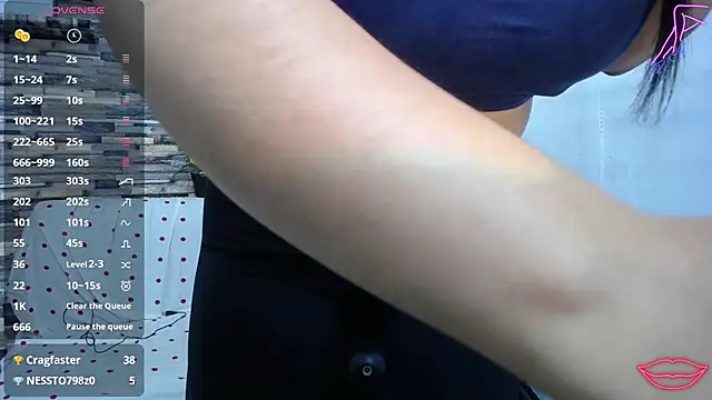 XXX chat uživo modela miaboobss