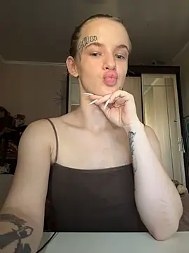 XXX chat uživo modela LeinaWoluers
