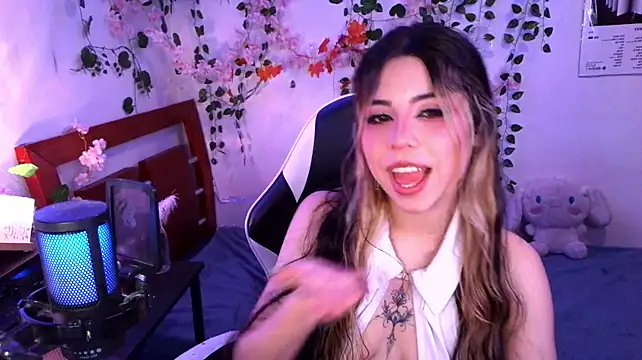 Chat XXX en directo de Kittyuwu_