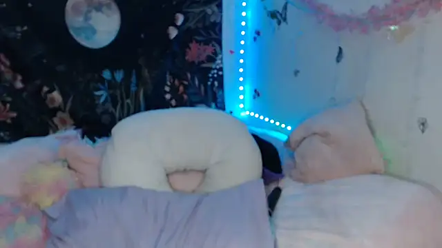 Emillyy_mn Live XXX chat