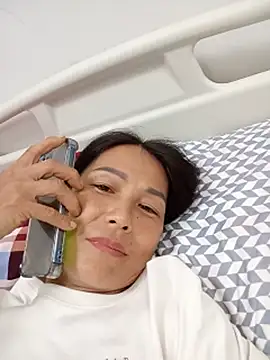 Chat +18 de Lily-ly ao vivo