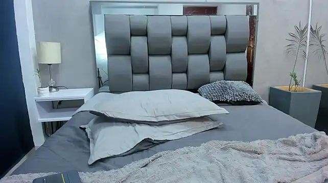 Charlie___Musk Pertunjukan Webcam
