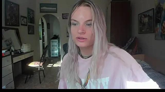 milliKira006 Adlı Modelin Canlı XXX Sohbeti