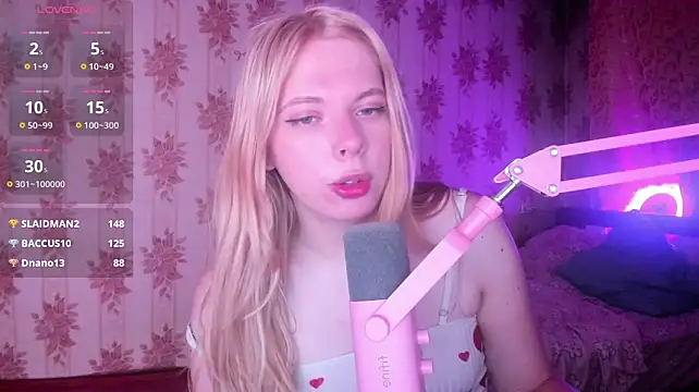 Show modela Cutie_Bambi na web-kameri