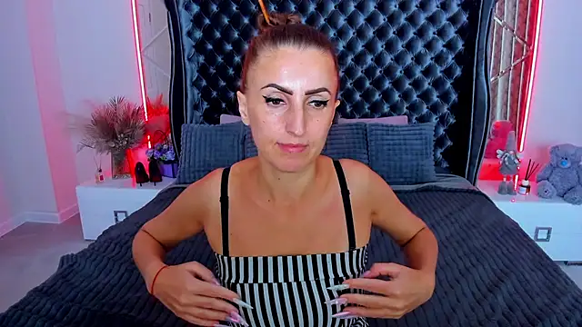 Rebecca_Diamond's Live XXX Chat