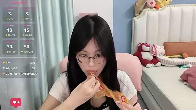 XXX chat uživo modela Luna-666