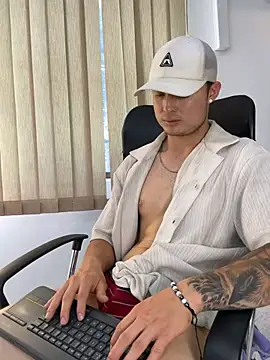 Chatroom XXX en direct de Alexander_ferre