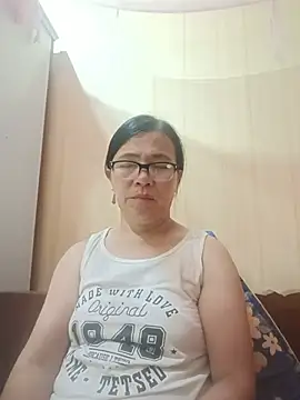XXX chat uživo modela Chilly-wet