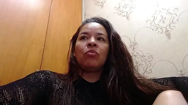 Chat +18 de Lizeth_Bels ao vivo