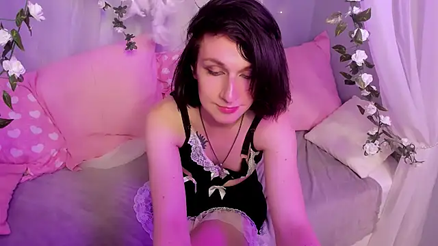 MickeQuinee – Naživo XXX chat