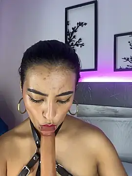 Chat +18 de Jenifer_Lux ao vivo
