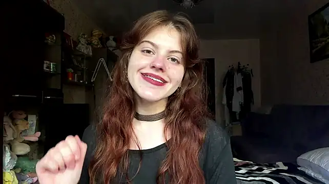 BuzzingRaid's Live XXX Chat