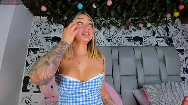 LucyRosse's Webcam Show