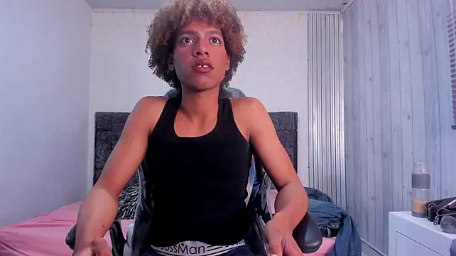 luccas_lowee élő XXX-chatje