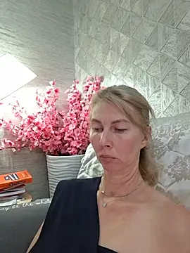 Chatroom XXX en direct de stellahere8