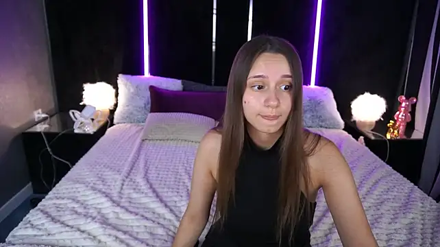 TinyNatalie Adlı Modelin Canlı XXX Sohbeti
