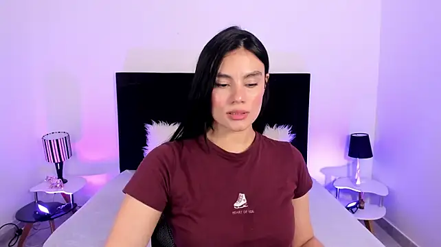 Chat +18 de Maylin_Garcia ao vivo