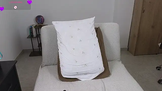 blue__moon_'s Live XXX Chat