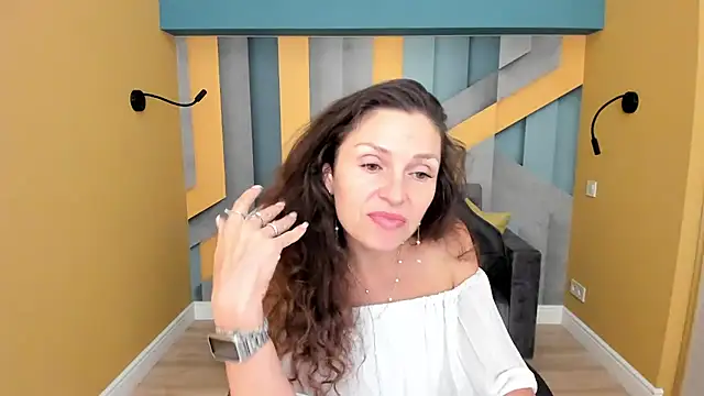 دردشة EllaLong الجنسية المباشرة