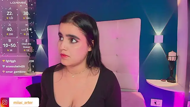 Chat +18 de MiaaCarter_ ao vivo