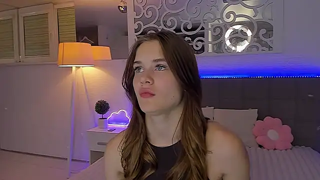 XXX chat uživo modela LuisaClover