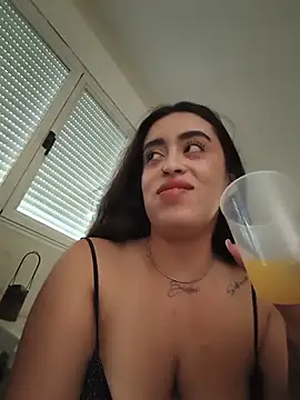 MissNyraSecret's Live XXX Chat