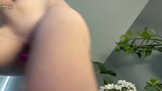 Milavane Webcam Show