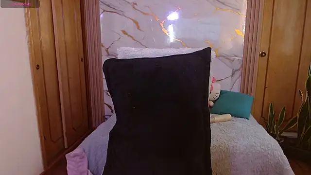 XXX chat uživo modela kittycatw