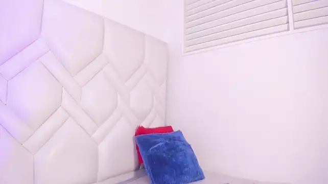 sky_velvet লাইভ XXX চ্যাট