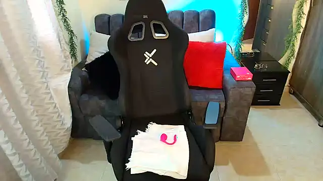 LUCYMILF_SEXY's Live XXX Chat