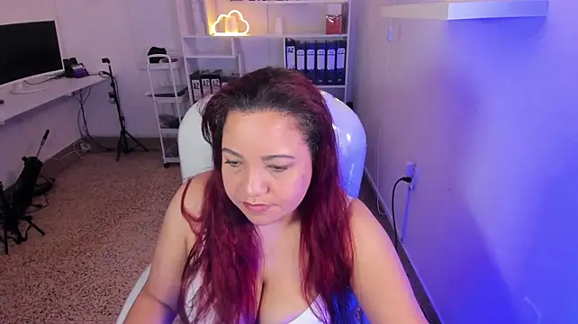 Chat +18 de Crystal_mommy ao vivo