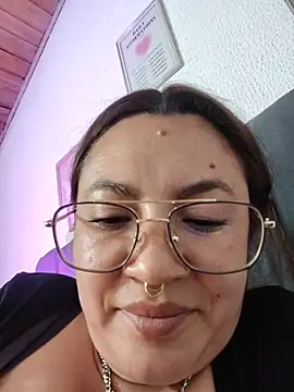 Chat XXX en directo de samm_curvy