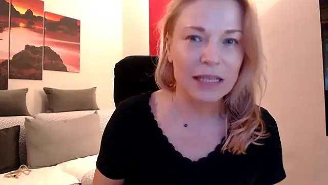love-bionda's Live XXX Chat