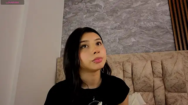 chloe_bluee_'s Live XXX Chat