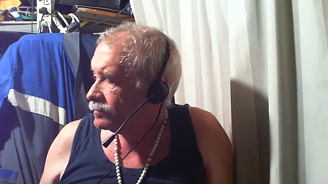 Show de nonnomaturobisex na webcam