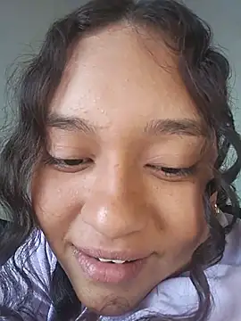 Pertunjukan Kamera Web EmiliaTorrez