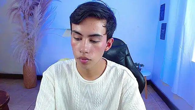 angelocum18's Webcam Show