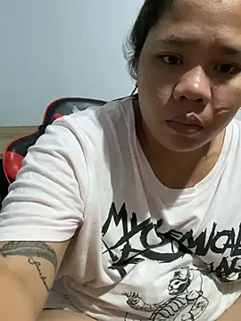 -CLARAMommy- XXX чат на живо