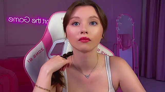 KeiraAsti's Live XXX Chat